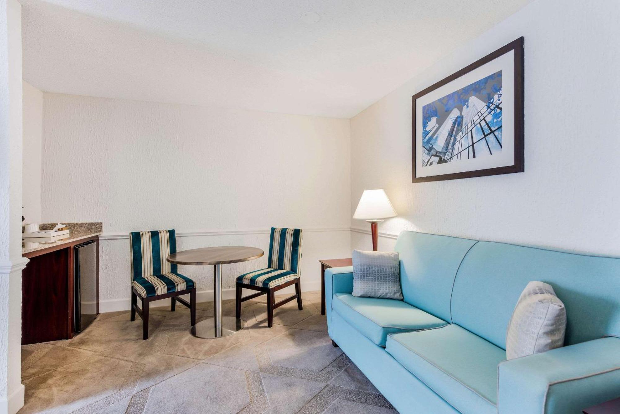 The Blu Hotel Blue Ash Cincinnati, Ascend Hotel Collection المظهر الخارجي الصورة