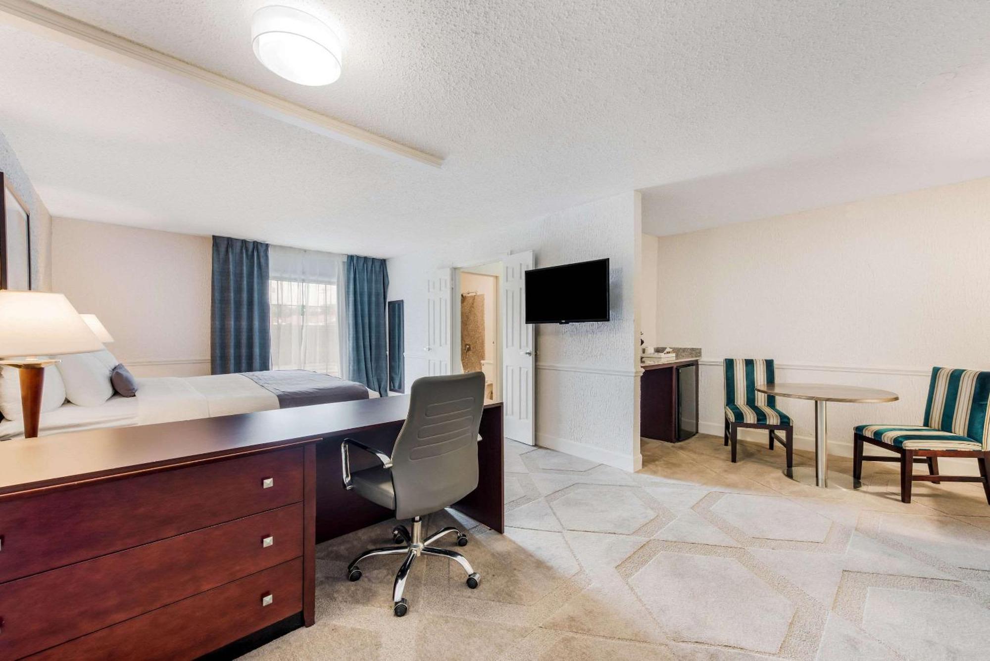 The Blu Hotel Blue Ash Cincinnati, Ascend Hotel Collection المظهر الخارجي الصورة